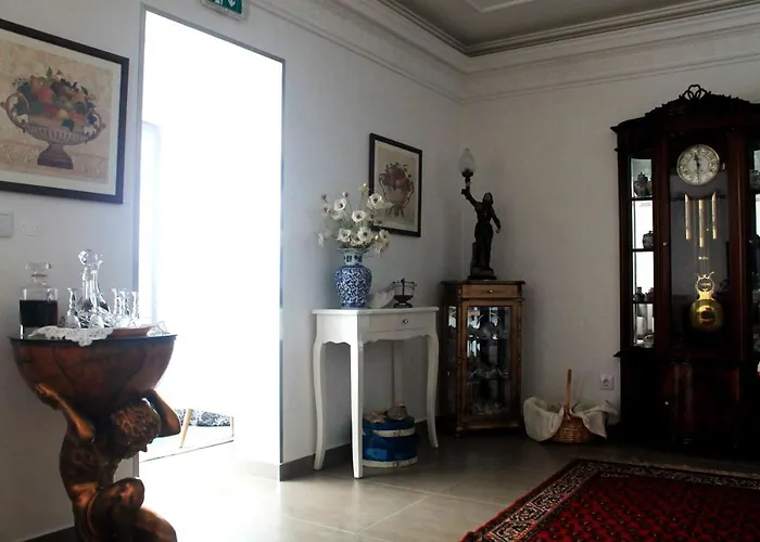 ゲストハウス Pombinha *